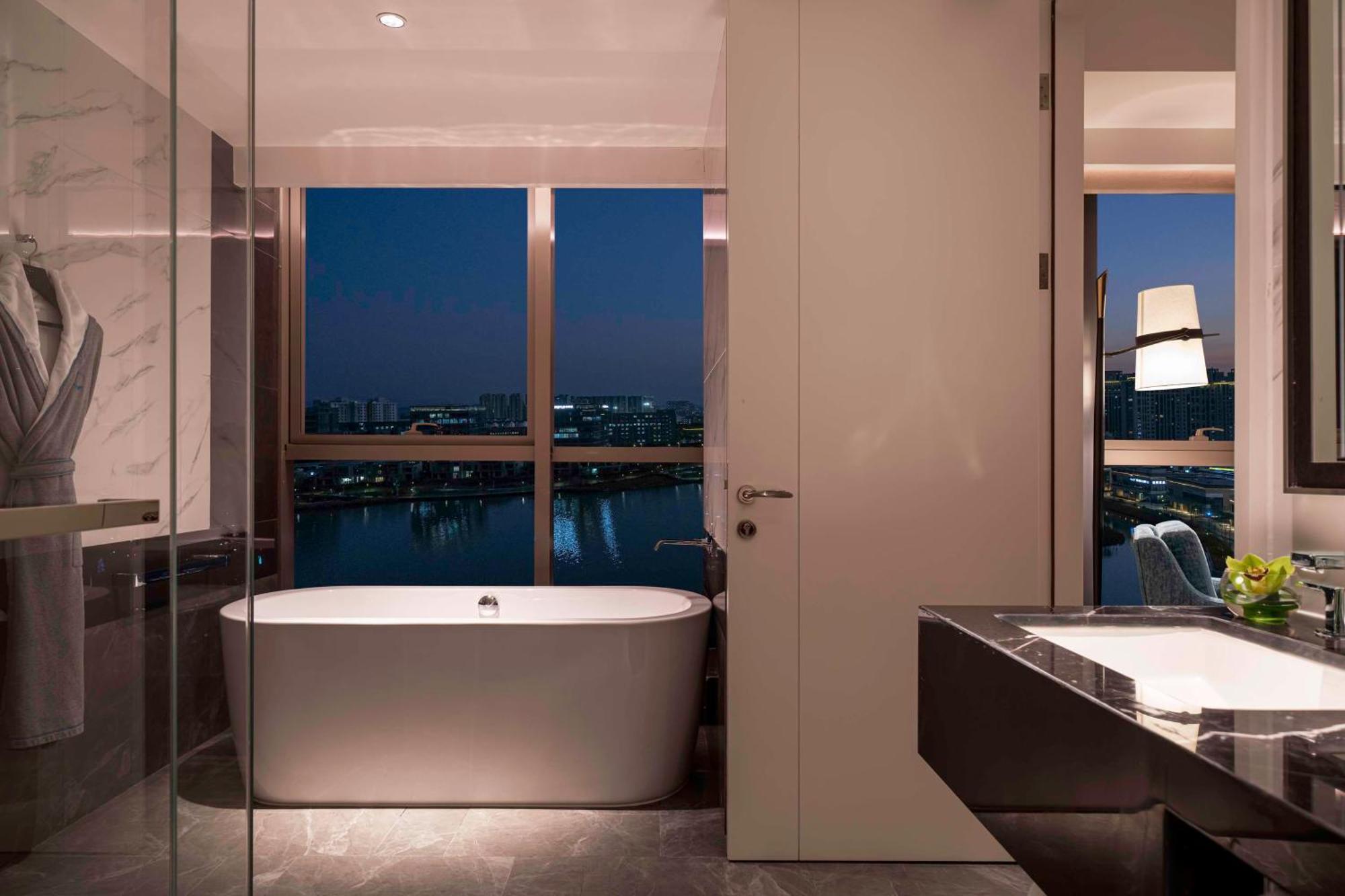 Hyatt Centric Lakeside Ningbo Exterior photo